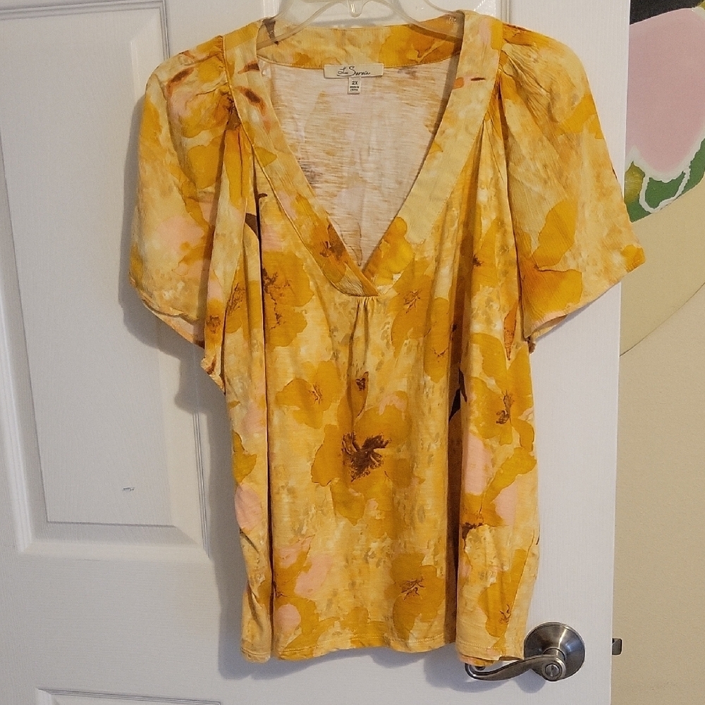 Les Serein 2X Yellow cotton blend Floral vneck butterfly sleeve Blouse